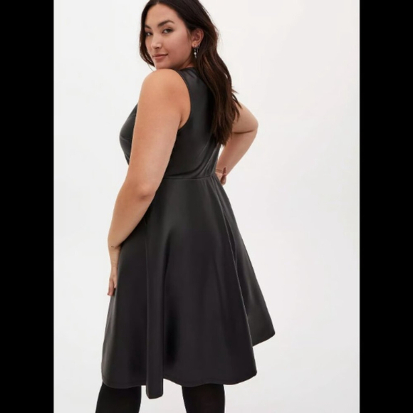 NWT Torrid Black Sleeveless PU Leather Dress Size 10 - Picture 3 of 11